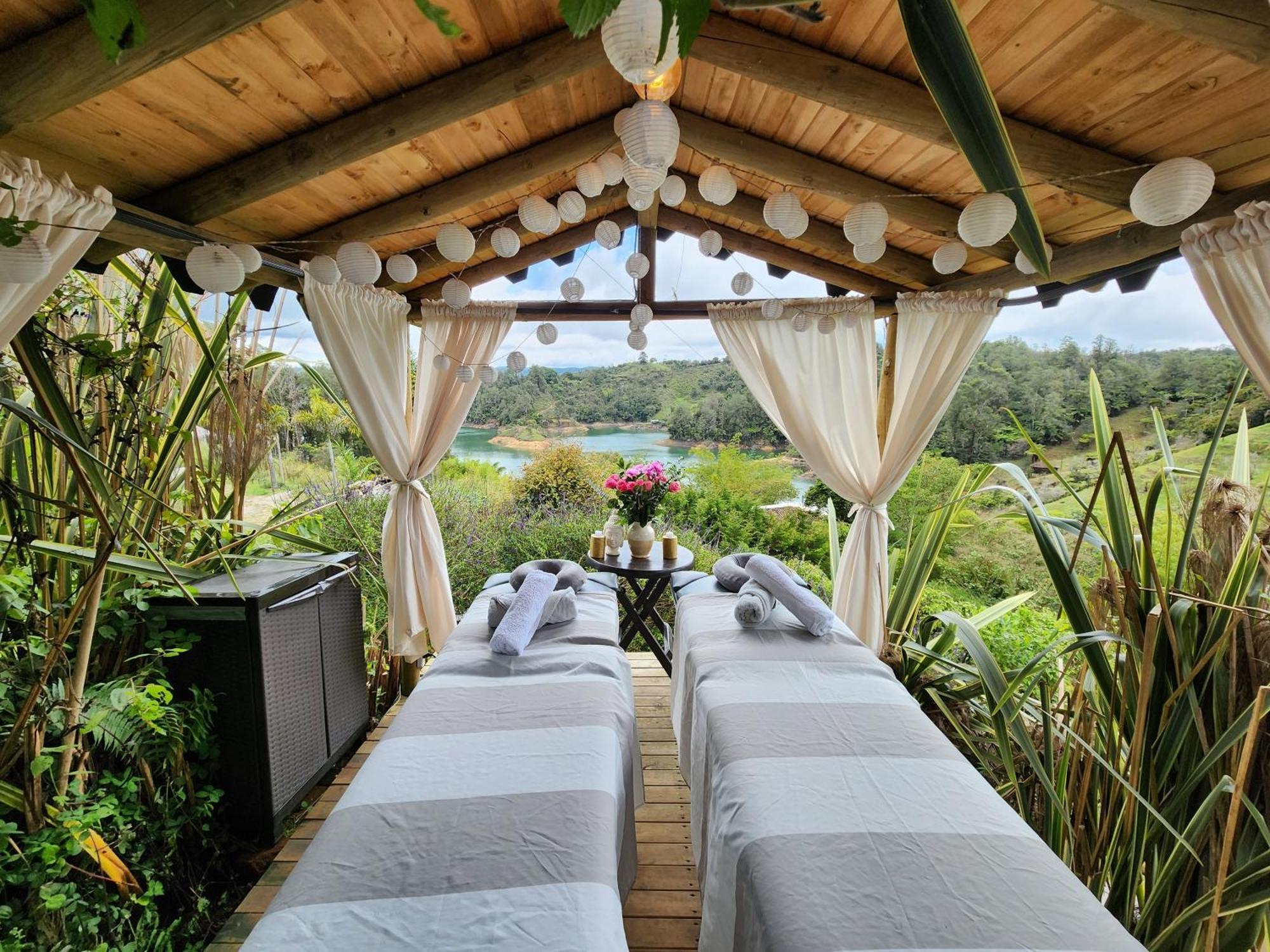 Levit Glamping - Hotel Guatape Penol (Adults Only) Zewnętrze zdjęcie