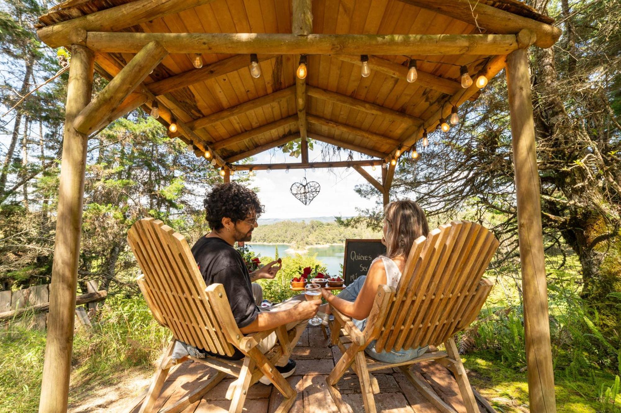 Levit Glamping - Hotel Guatape Penol (Adults Only) Zewnętrze zdjęcie